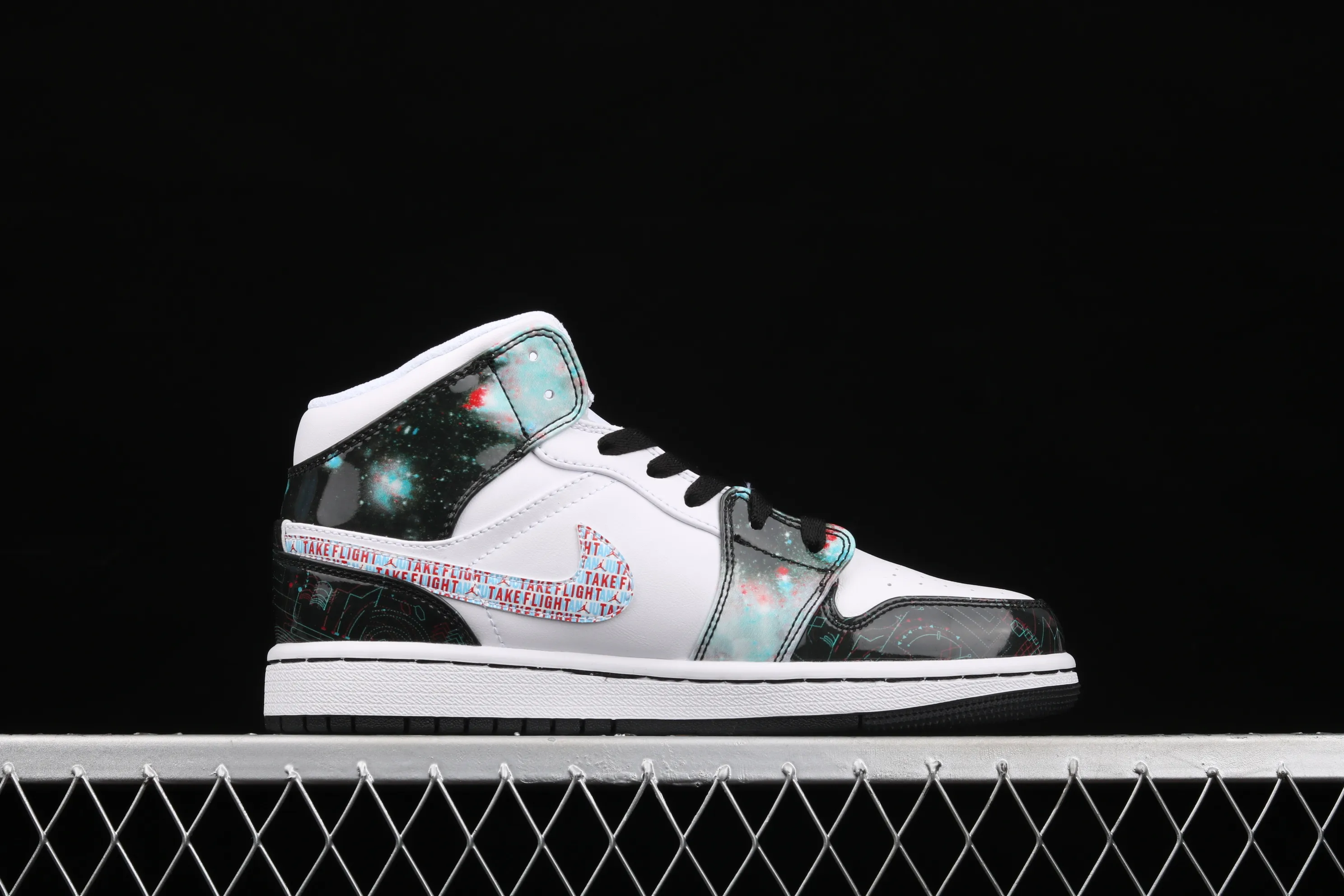 All categories Air Jordan Jordan series basketball shoes Air Jordan 1 Mid Air Jordan 1 Mid SE AJ1 Joe 1 naked eye 3D limited edition Chinese basketball shoes BQ6931-114
